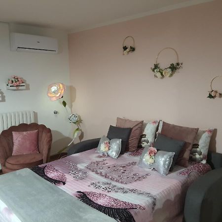 Shabby Chic Rooms Con Cucina E Giardino Privato Pomarico ภายนอก รูปภาพ