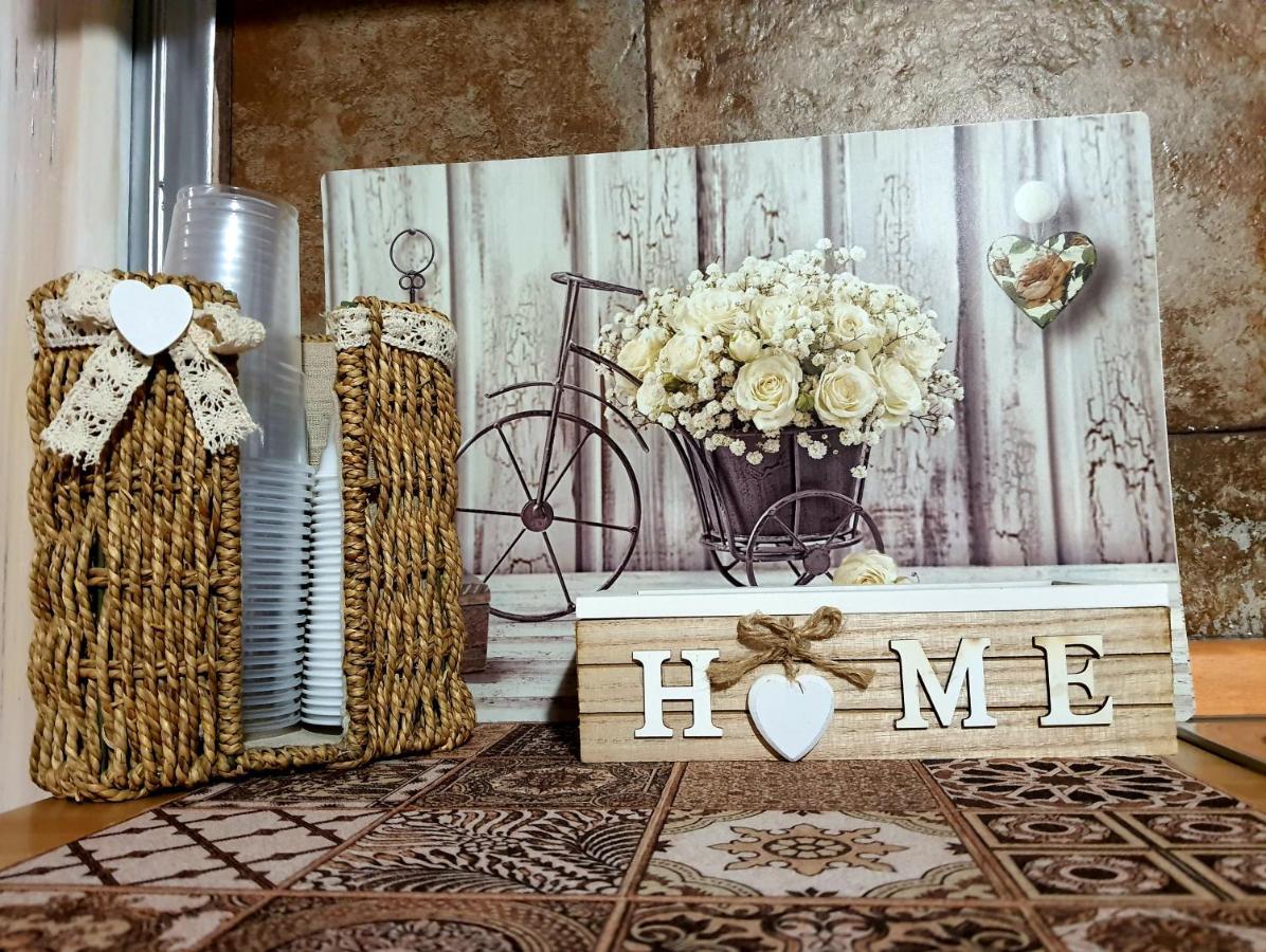 Shabby Chic Rooms Con Cucina E Giardino Privato Pomarico ภายนอก รูปภาพ