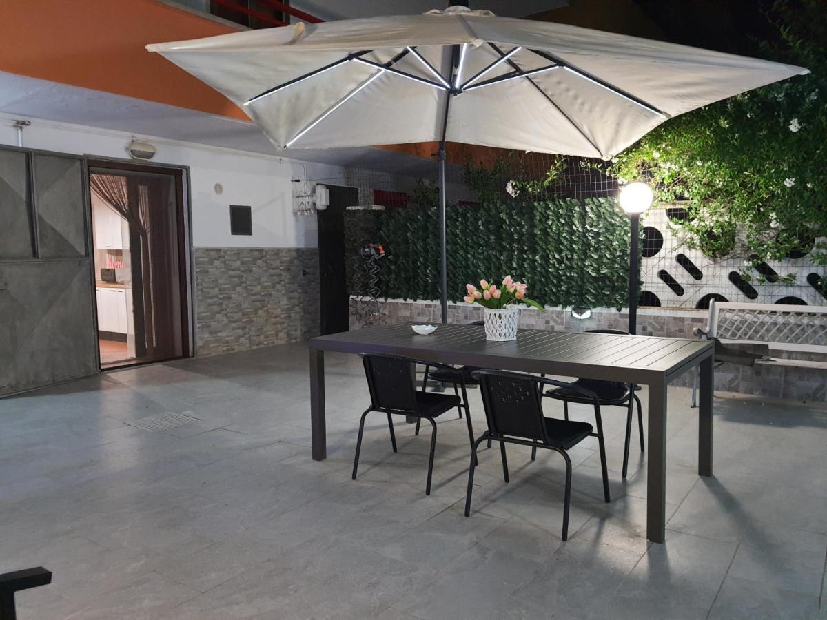 Shabby Chic Rooms Con Cucina E Giardino Privato Pomarico ภายนอก รูปภาพ